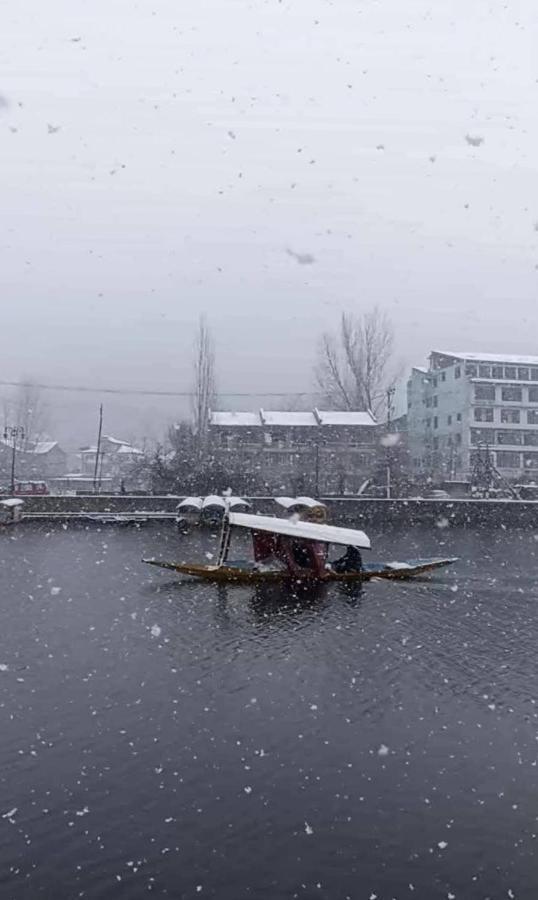 Hotel Hb Nancy Group Of Houseboats Srīnagar Exteriér fotografie