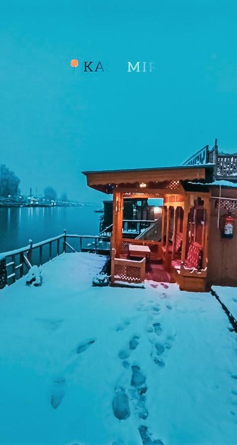 Hotel Hb Nancy Group Of Houseboats Srīnagar Exteriér fotografie