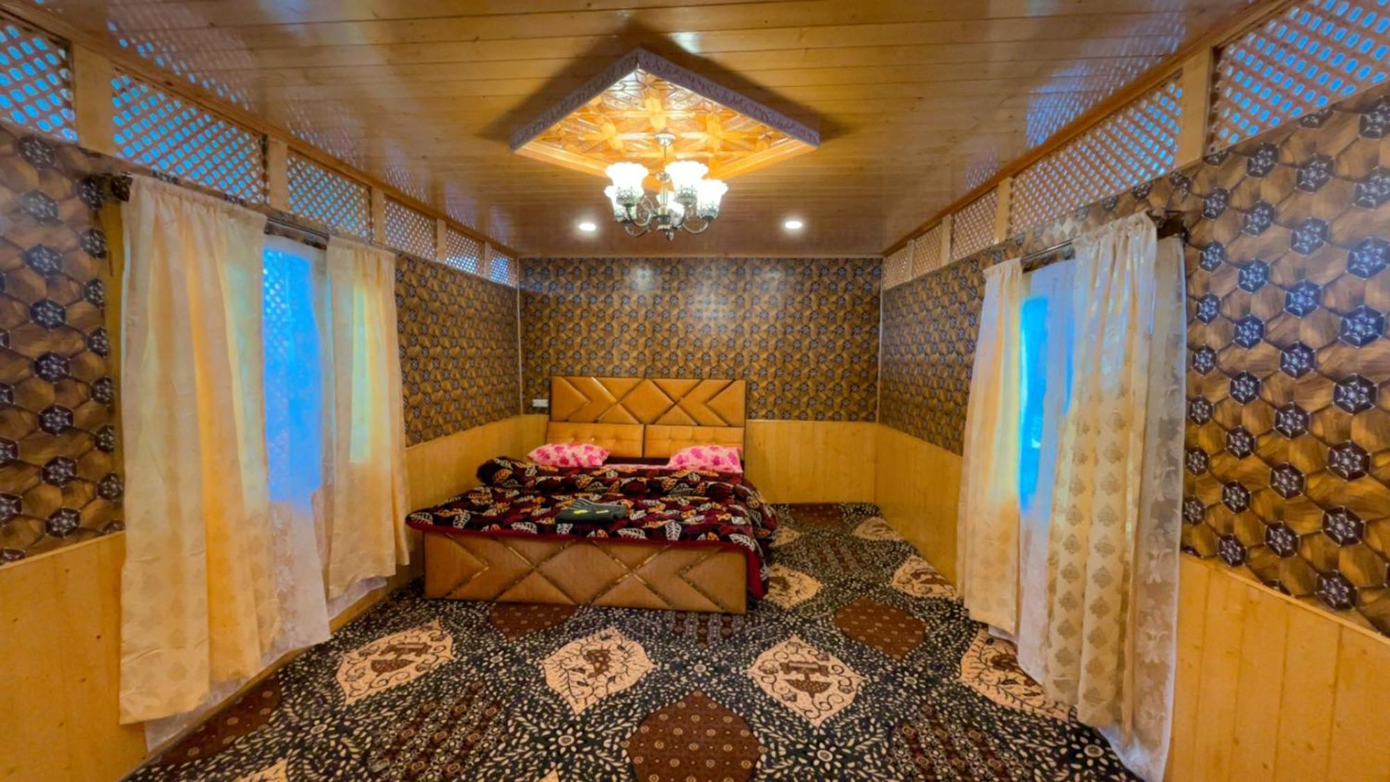 Hotel Hb Nancy Group Of Houseboats Srīnagar Exteriér fotografie